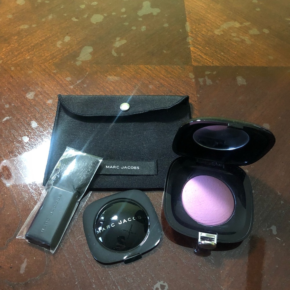 Marc Jacob 212 Outspoken blush
